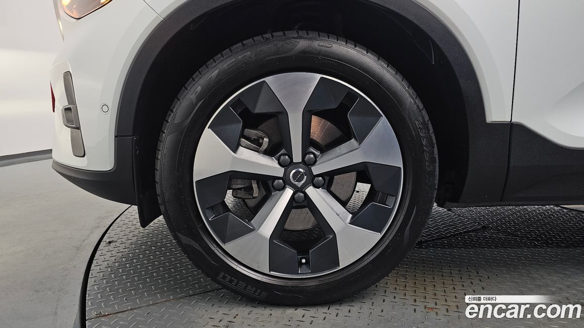Volvo XC40 2023