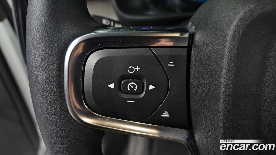 Volvo XC40 2023