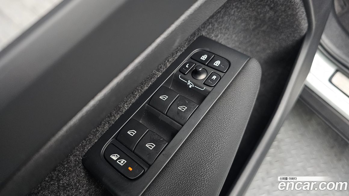Volvo XC40 2023