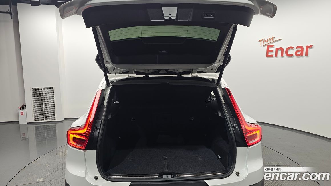 Volvo XC40 2023