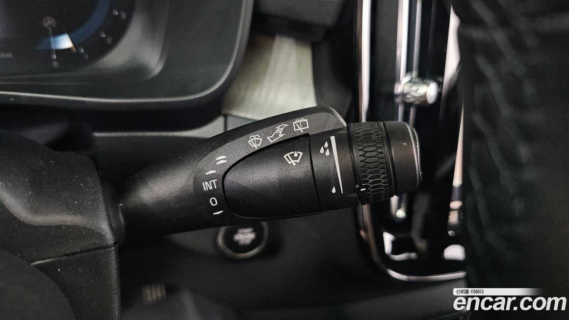 Volvo XC40 2023