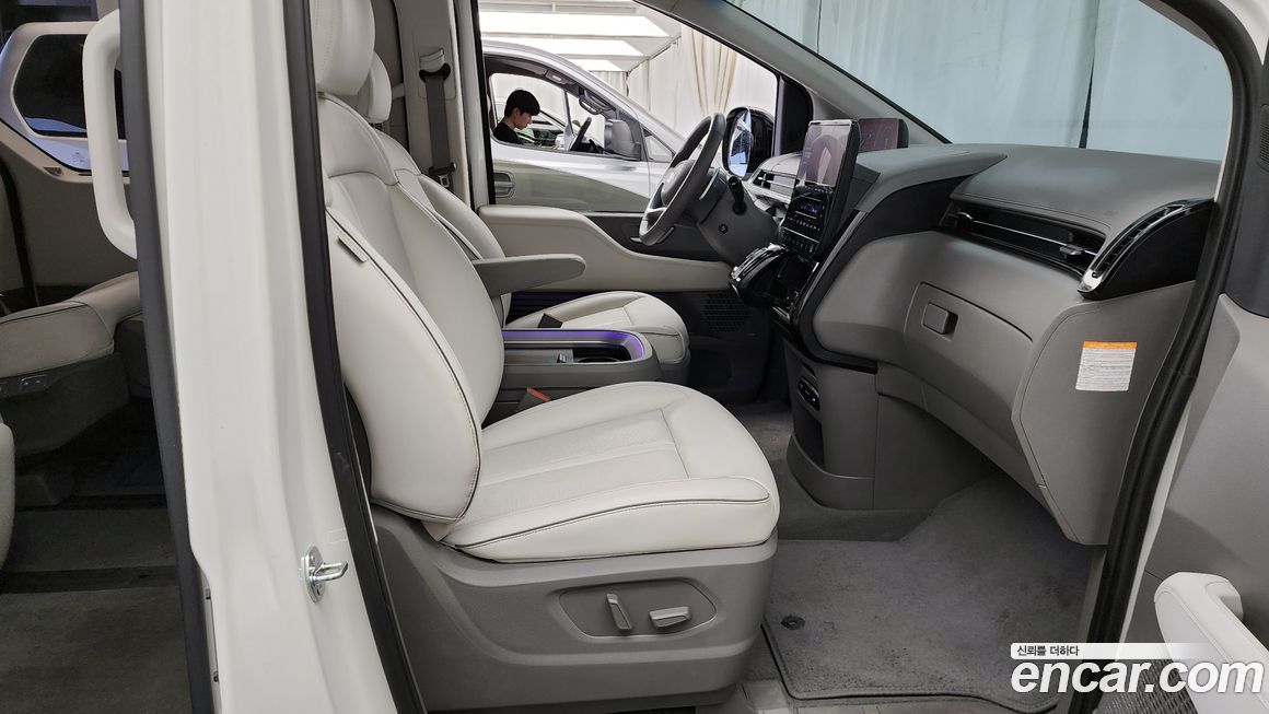 Hyundai Staria 2025