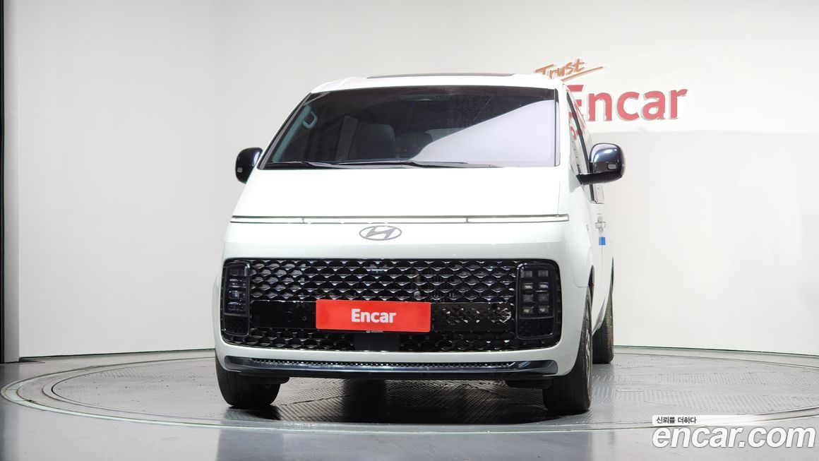 Hyundai Staria 2025