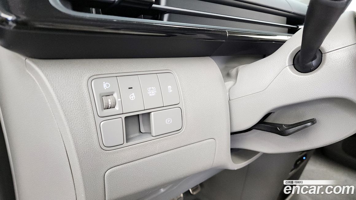Hyundai Staria 2025