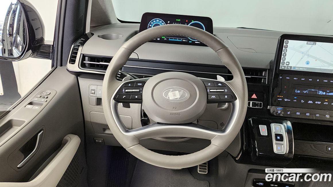 Hyundai Staria 2025