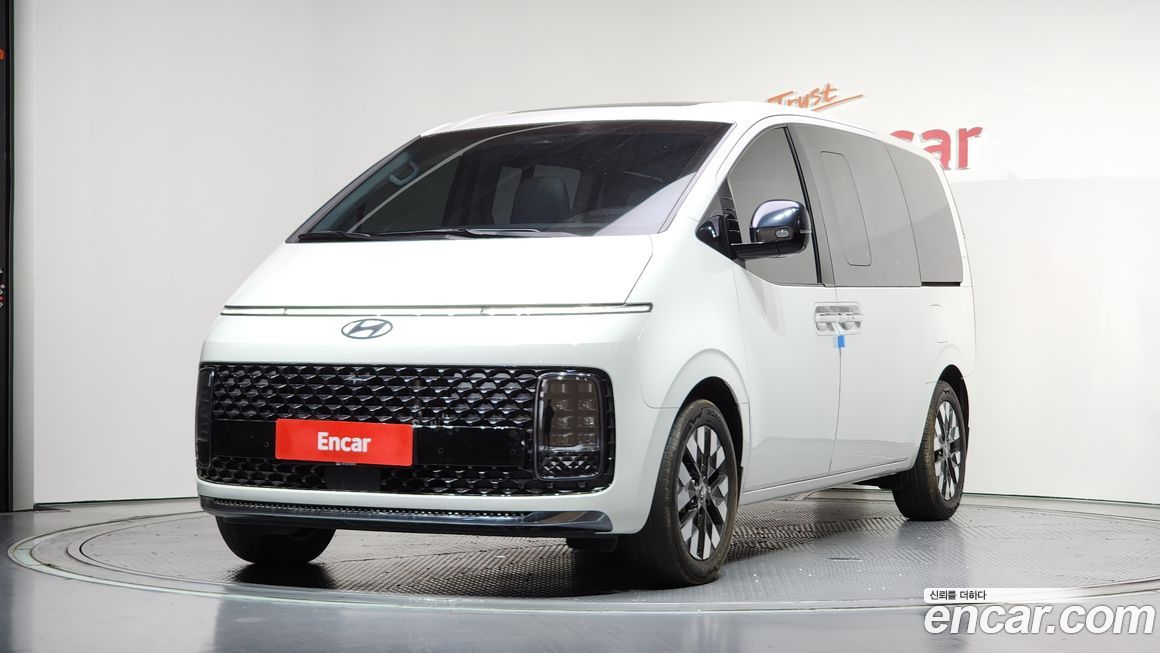 Hyundai Staria 2025