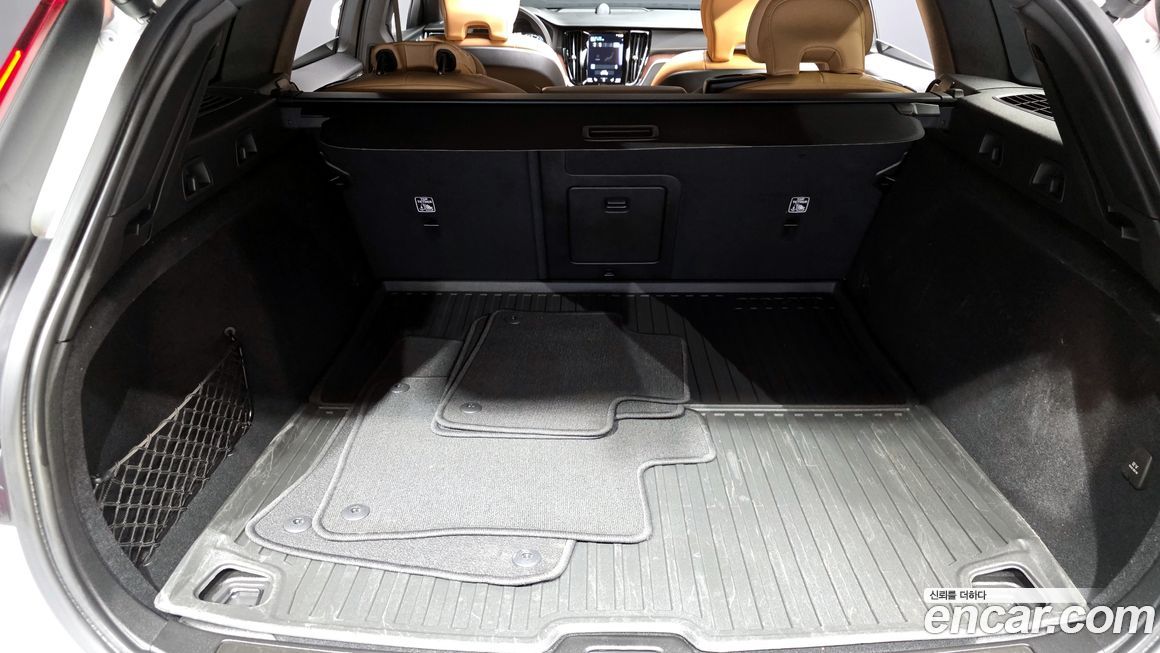 Volvo V60 2022