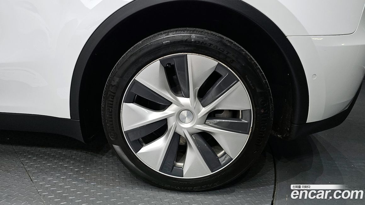 Tesla Model Y 2021