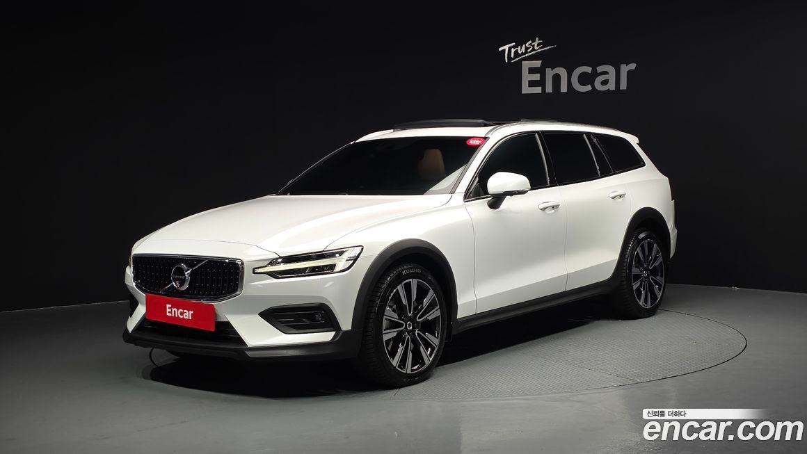 Volvo V60 2022