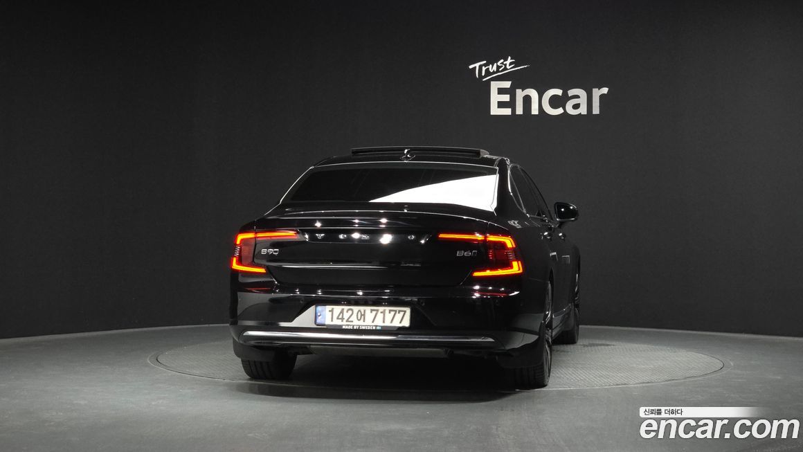 Volvo S90 2022