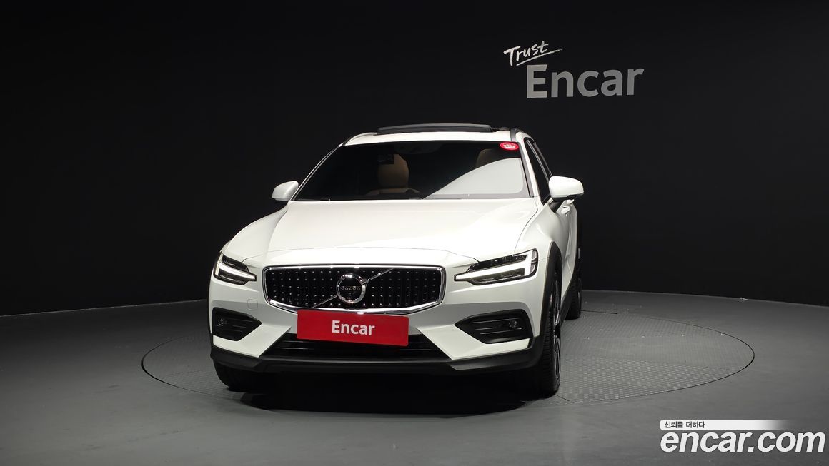 Volvo V60 2022