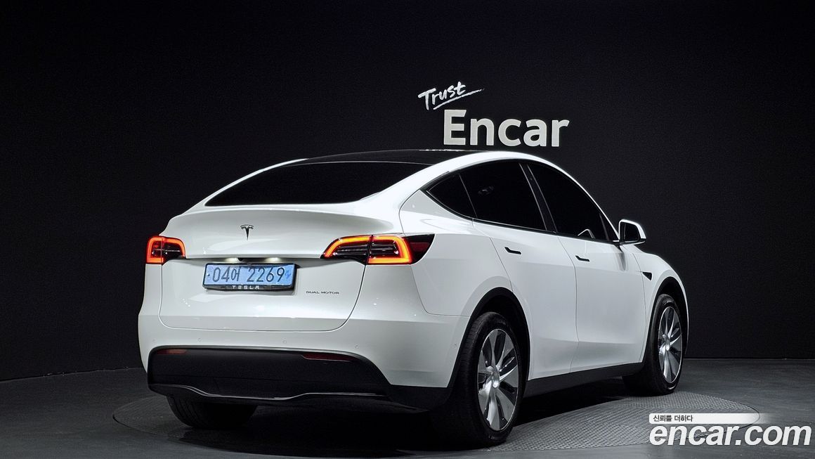 Tesla Model Y 2021