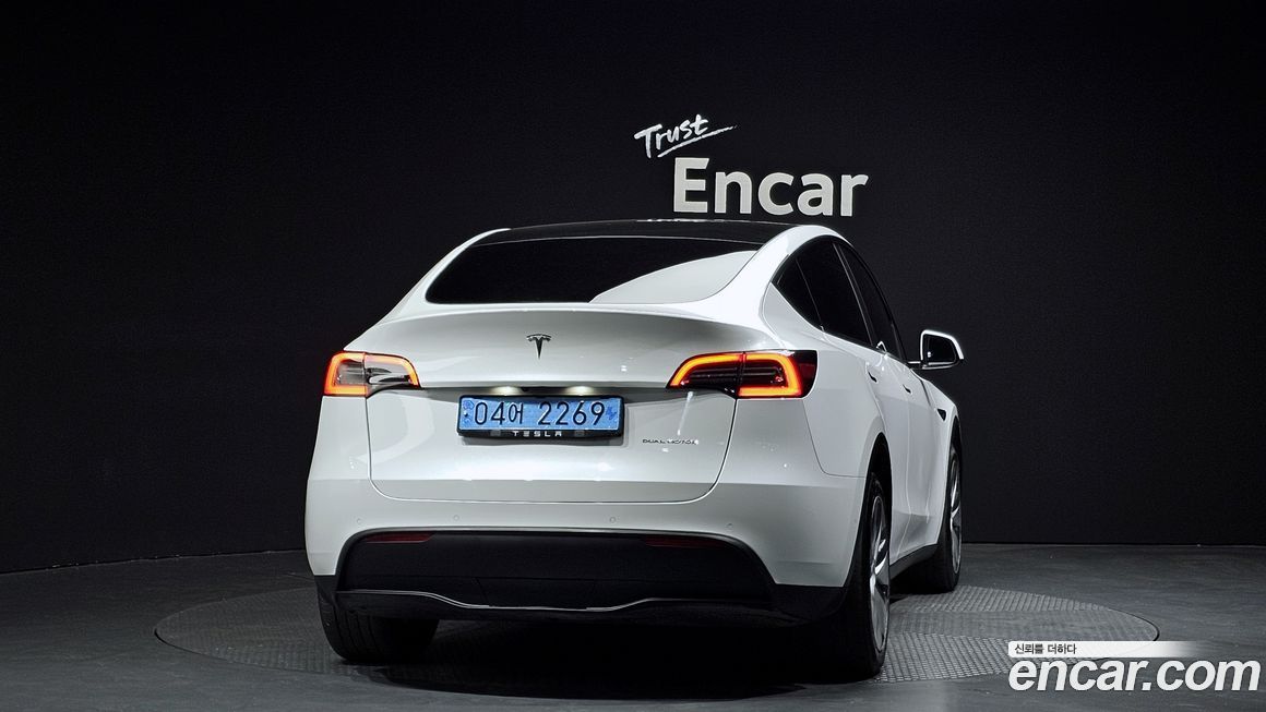 Tesla Model Y 2021