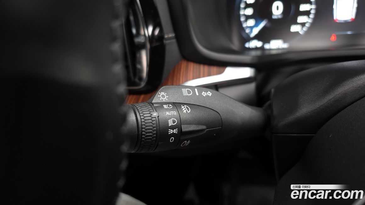 Volvo V60 2022
