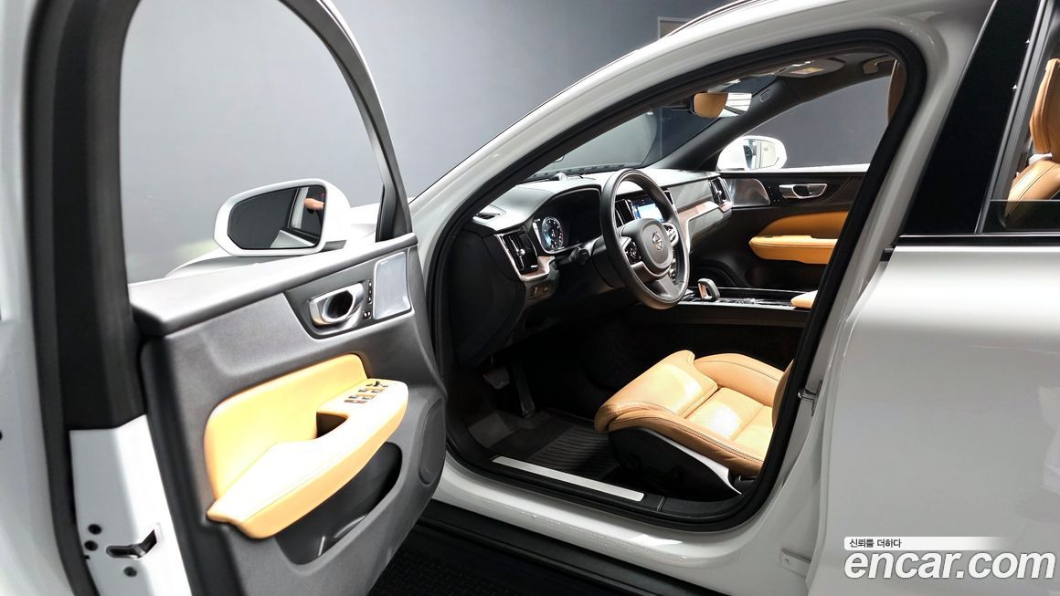Volvo V60 2022
