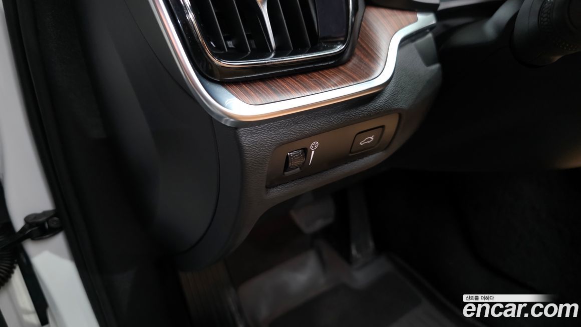 Volvo V60 2022