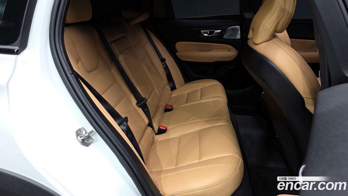 Volvo V60 2022