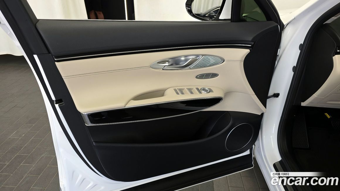Genesis GV70 2024