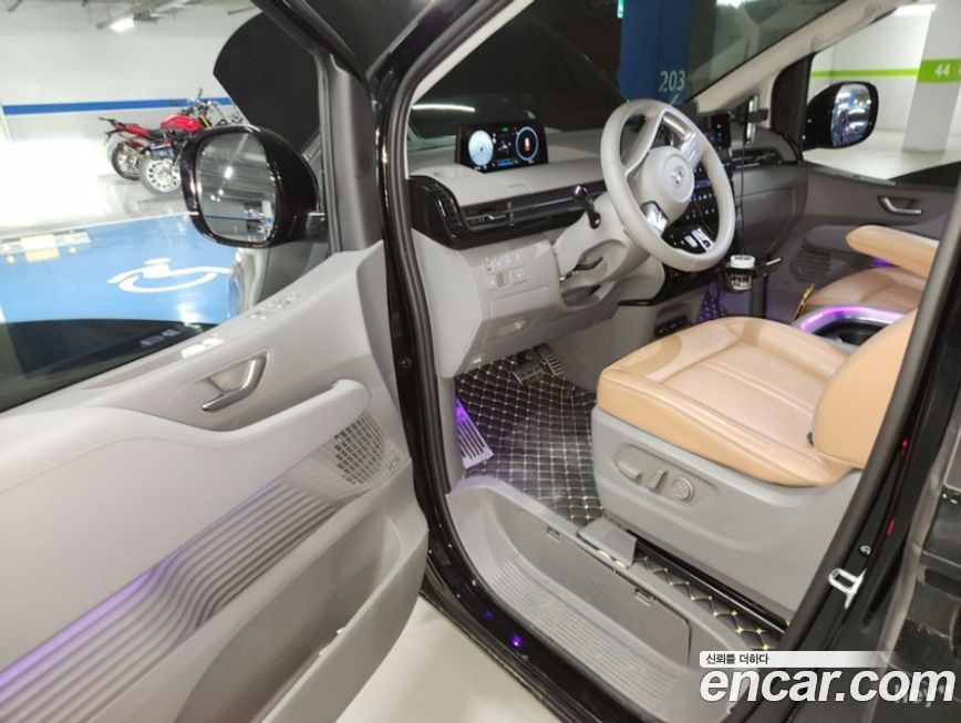 Hyundai Staria 2023
