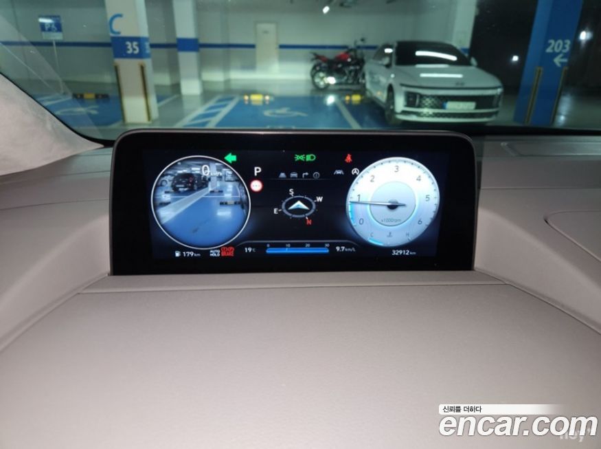 Hyundai Staria 2023
