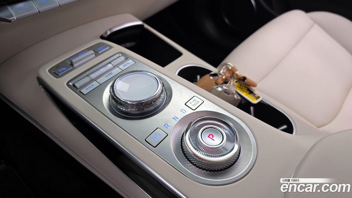 Genesis GV70 2024