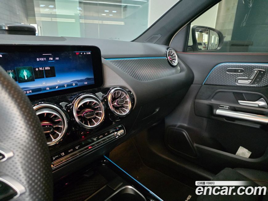 Mercedes-Benz GLA-Class 2024