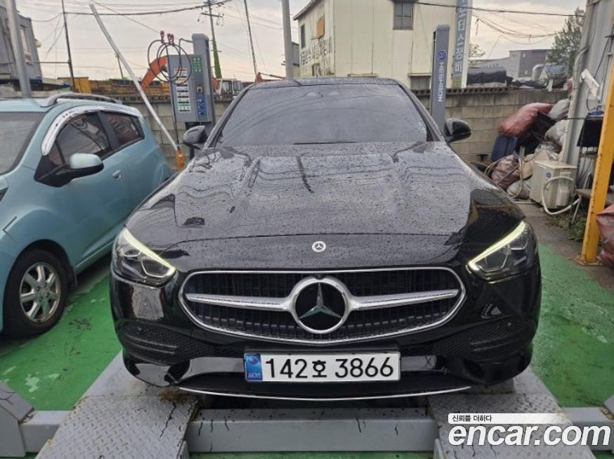 Mercedes-Benz C-Class 2024