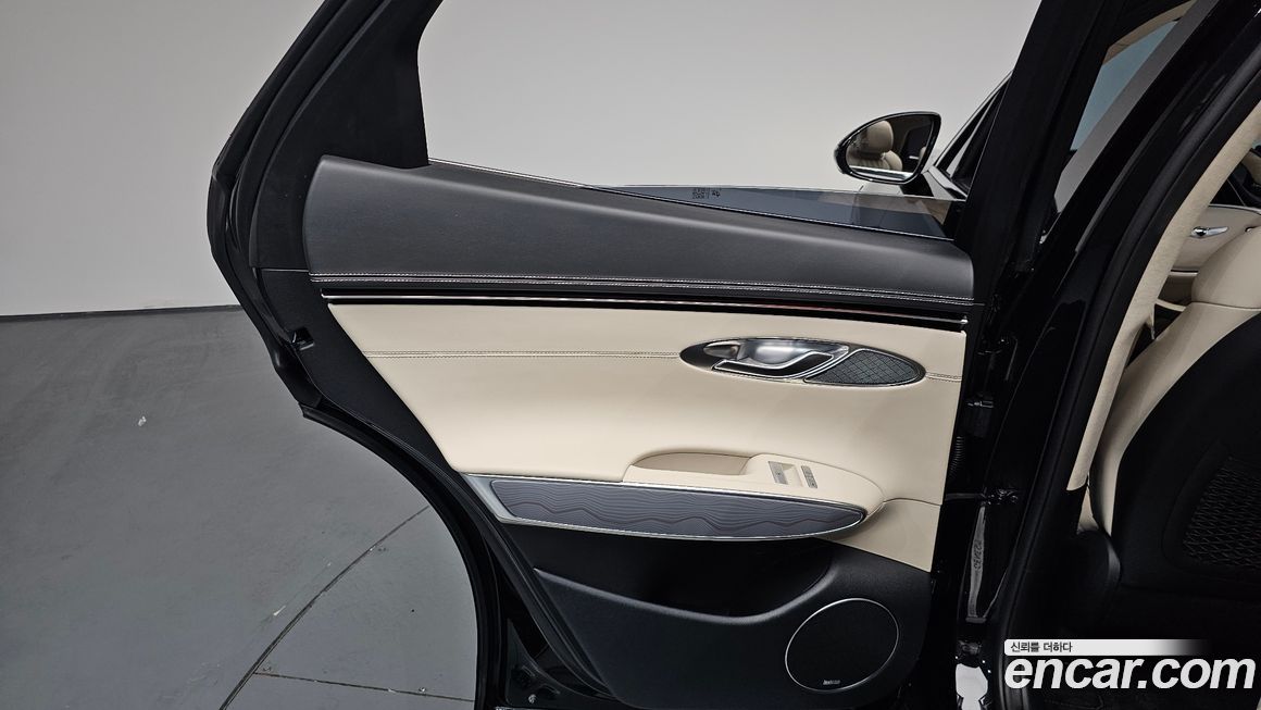 Genesis GV70 2023