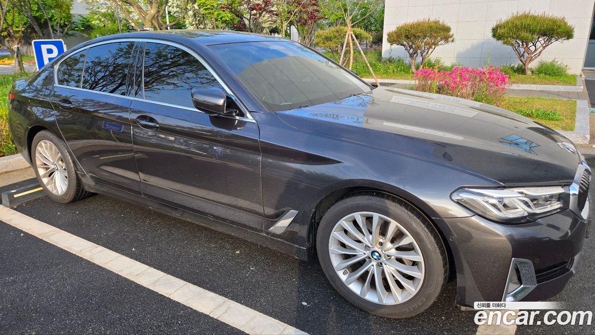 BMW 5-Series 2023