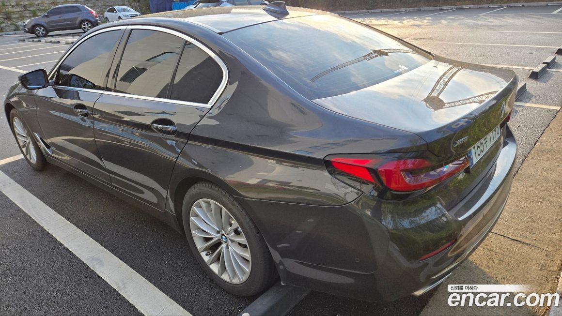 BMW 5-Series 2023