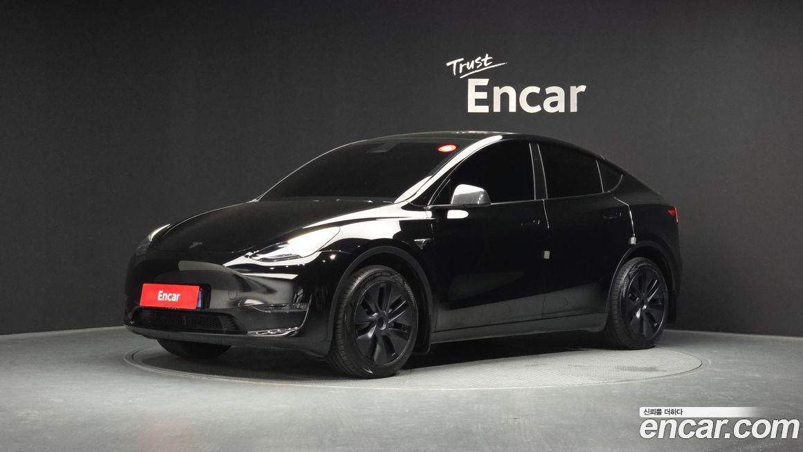 Tesla Model Y 2024