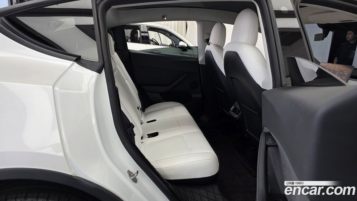 Tesla Model Y 2023