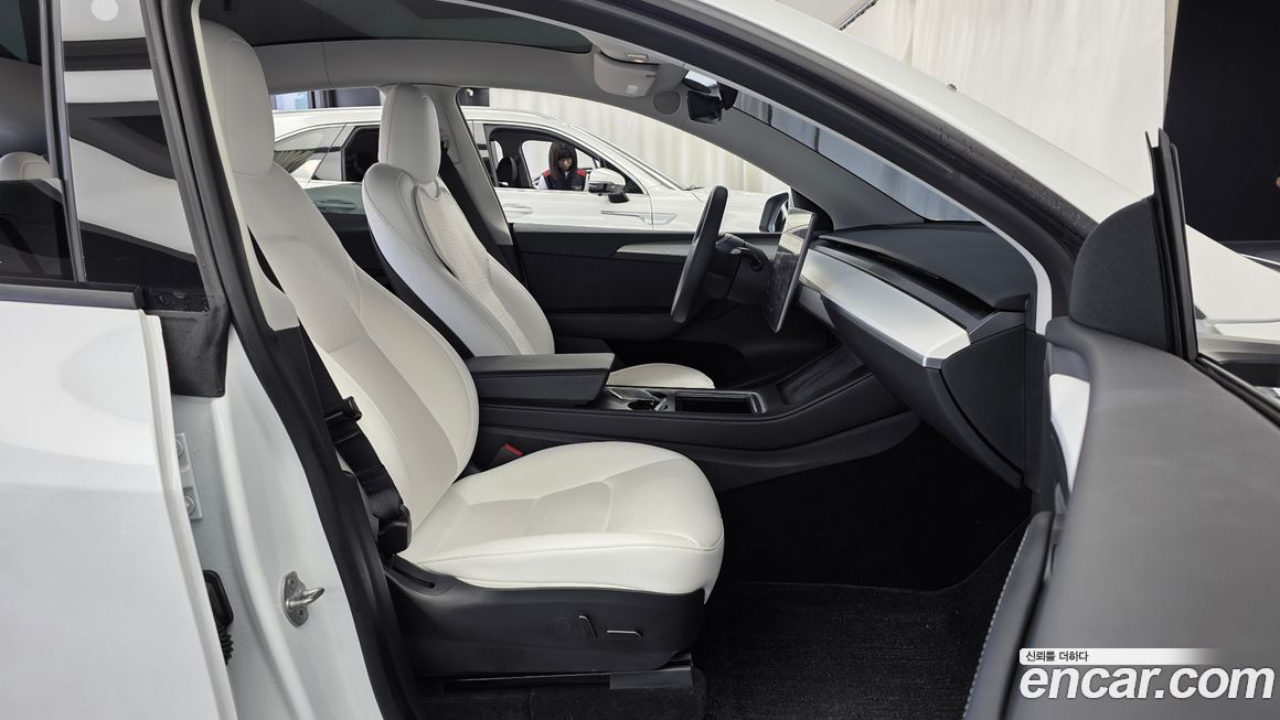Tesla Model Y 2023