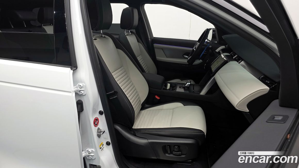 Land Rover Discovery Sport 2025