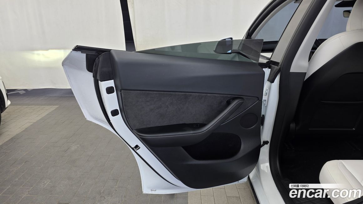 Tesla Model Y 2023
