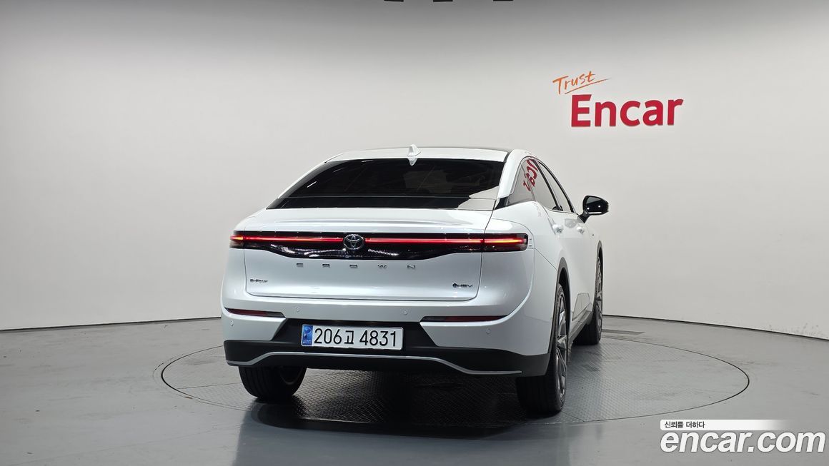 Toyota Crown 2025