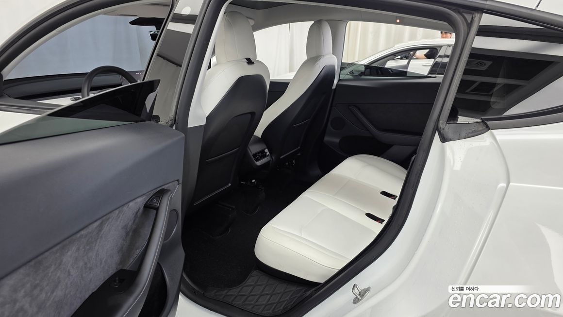 Tesla Model Y 2023
