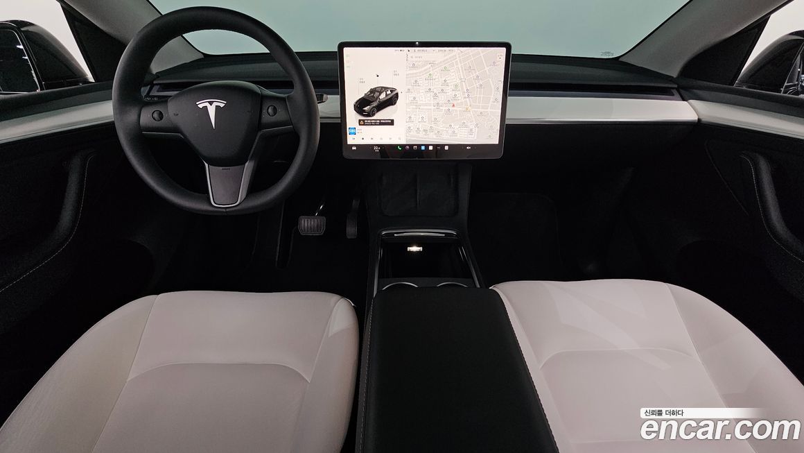 Tesla Model Y 2024