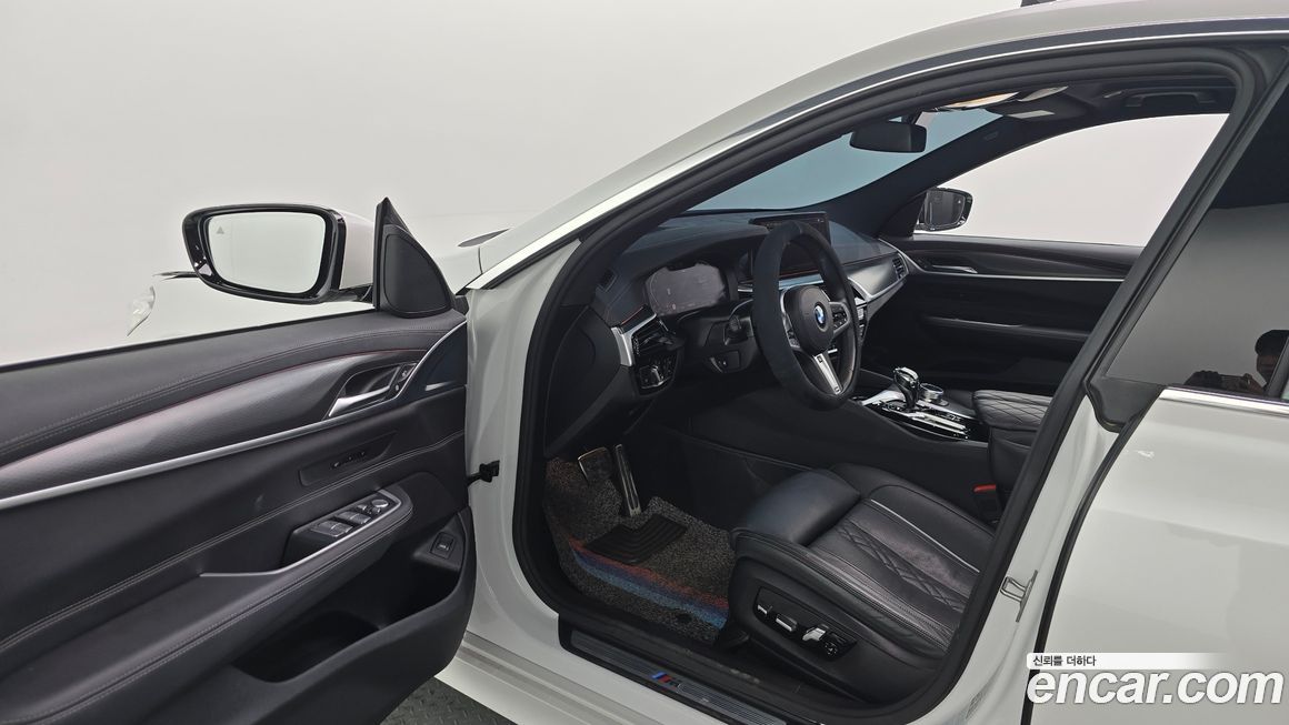 BMW Gran Turismo 2023