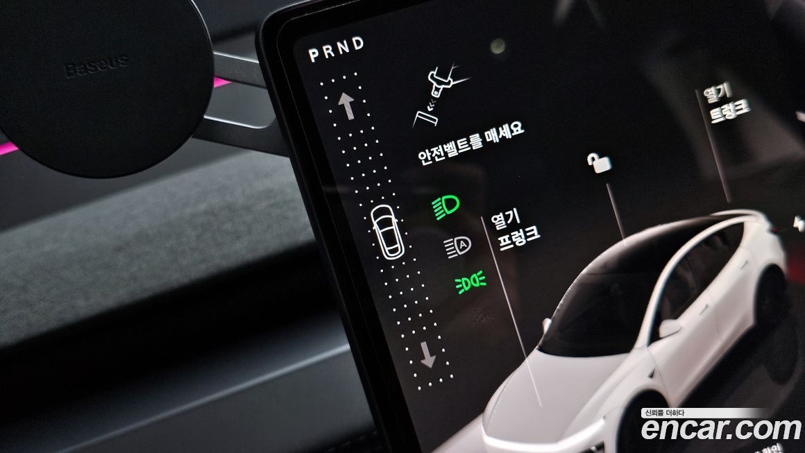 Tesla Model Y 2025