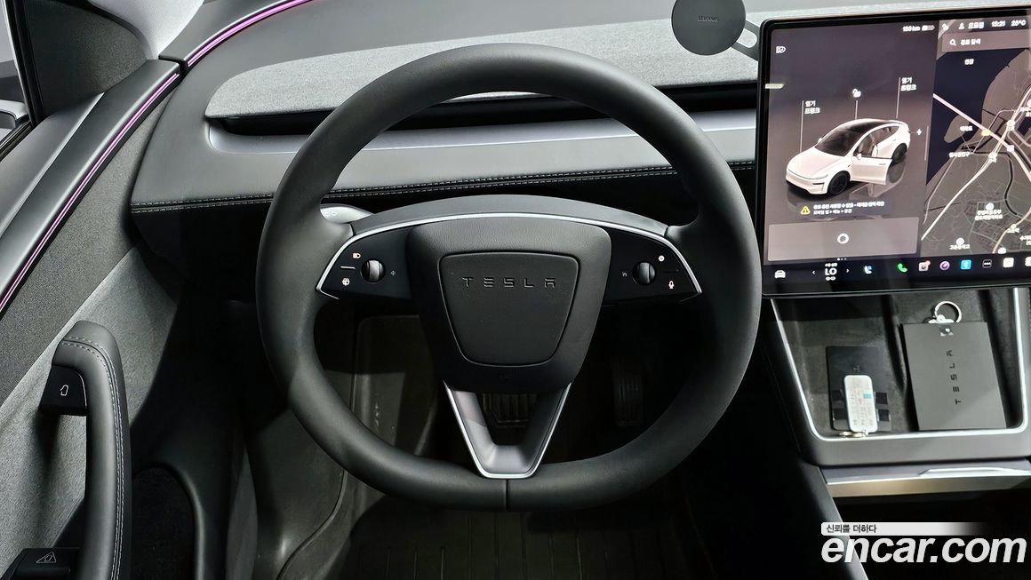 Tesla Model Y 2025