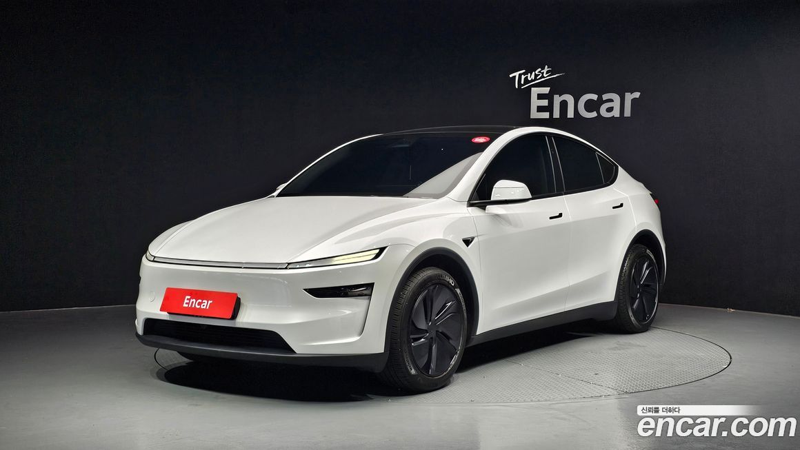 Tesla Model Y 2025