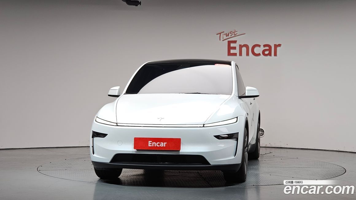 Tesla Model Y 2025