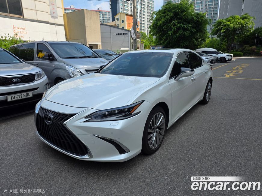 Lexus ES 2025