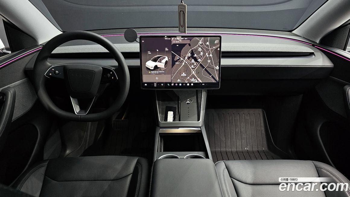 Tesla Model Y 2025