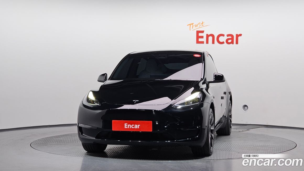 Tesla Model Y 2024