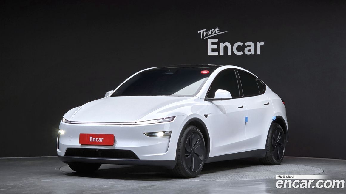 Tesla Model Y 2025