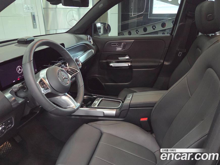 Mercedes-Benz EQB 2026