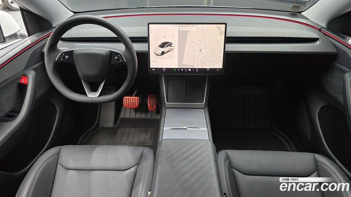 Tesla Model Y 2025