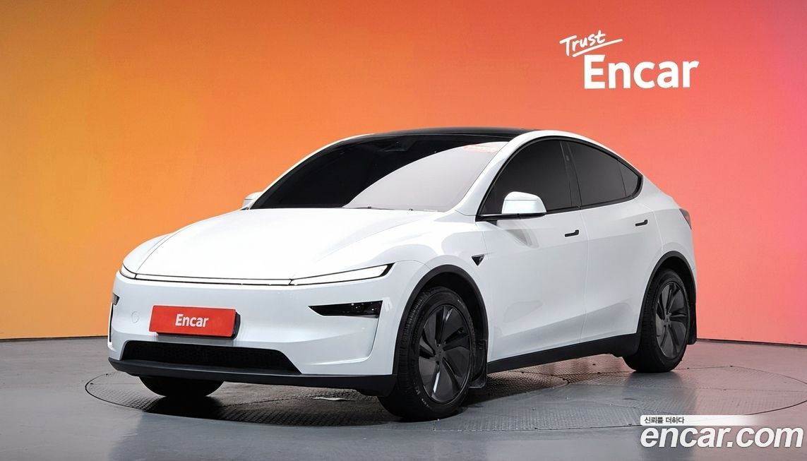 Tesla Model Y 2025